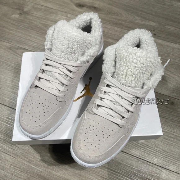 Air Jordan 1 Low Sherpa Fleece Women’s - Picture 4 of 10